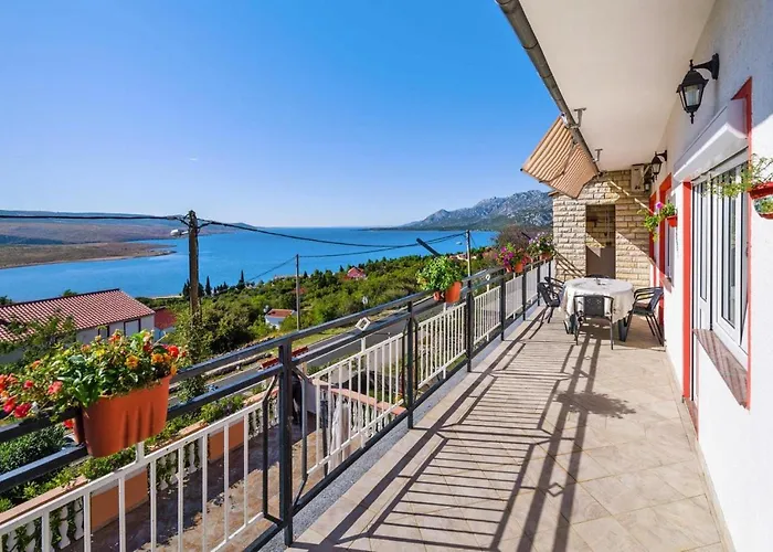 Holiday home In With Sea Views Rovanjska