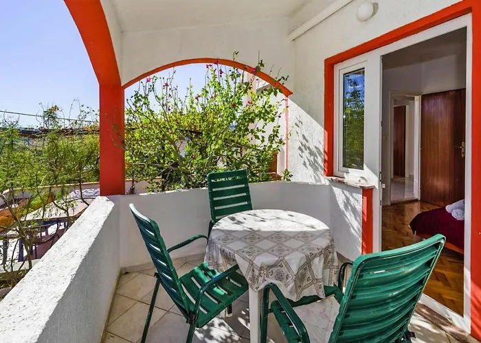 In With Sea Views Дом отдыха Рованьска